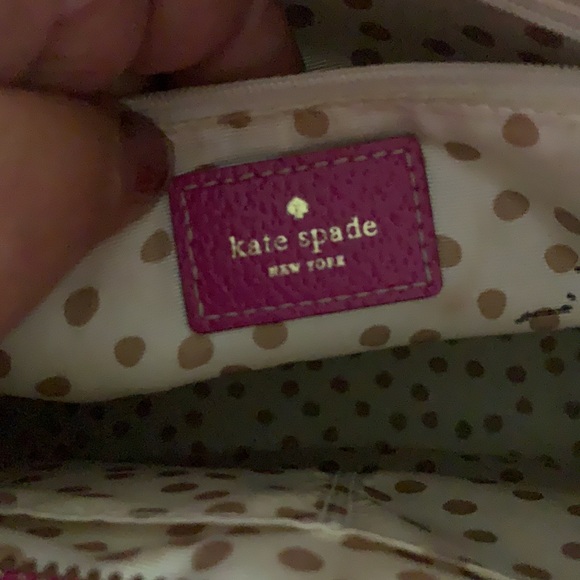 Fuchsia all leather Kate Spade bag with shoulder strap - Picture 3 of 10